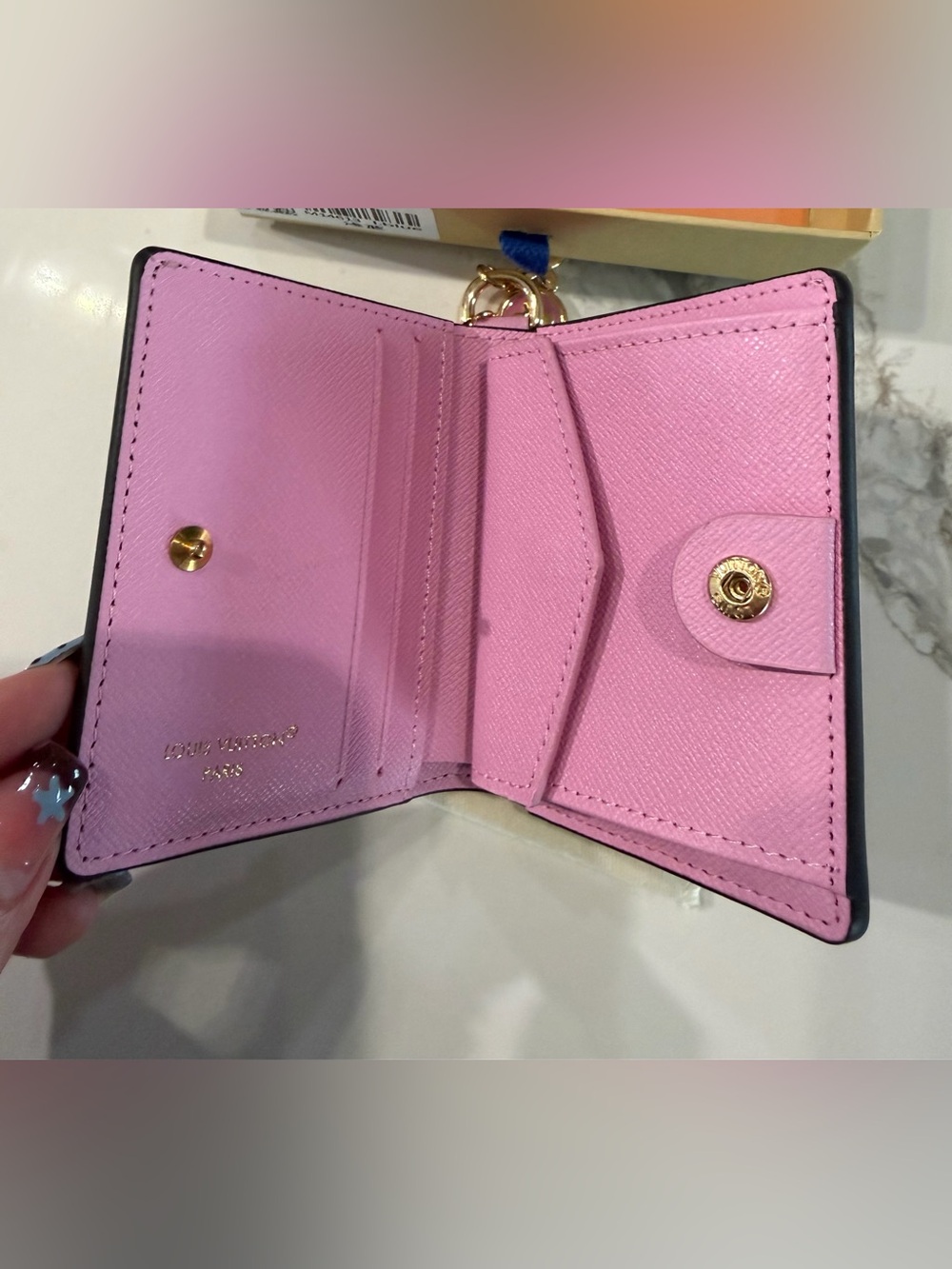 Wallet - Picture 1 of 6